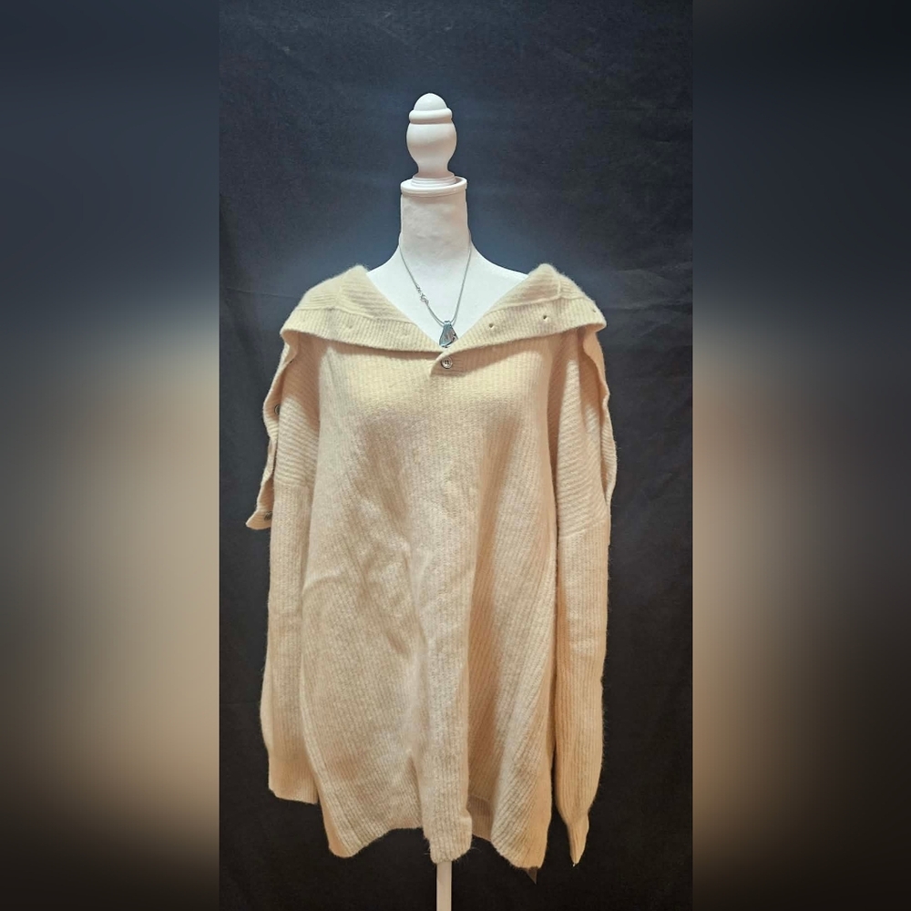 Gentle Herd NWT Cream Sweater